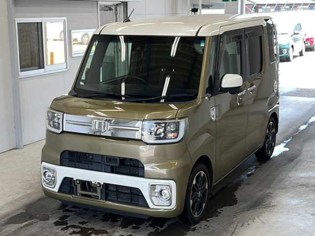 DAIHATSU WAKE 2016