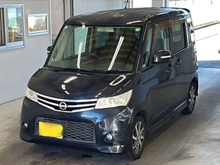 NISSAN ROOX 2011