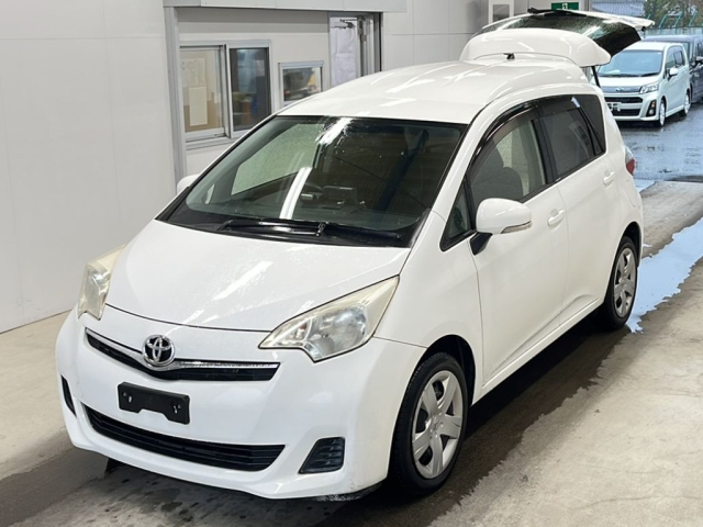 TOYOTA RACTIS 2013