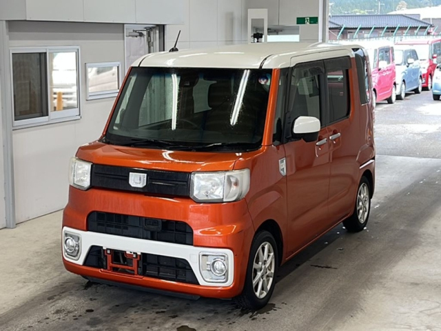 DAIHATSU WAKE 2016