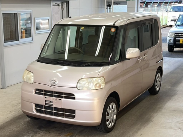 DAIHATSU TANTO 2010
