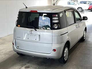 TOYOTA SIENTA 2010