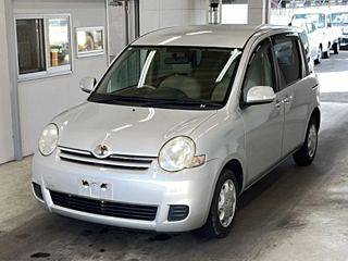TOYOTA SIENTA 2010