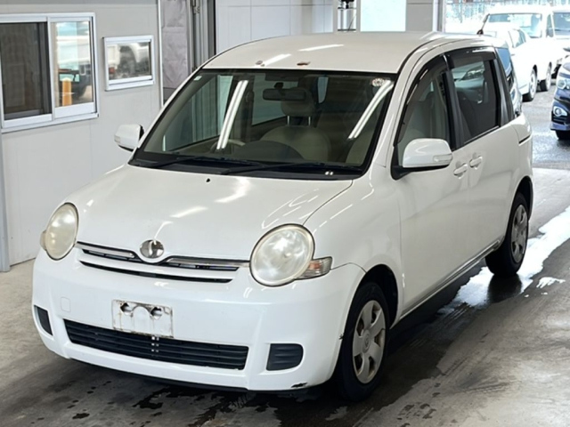 TOYOTA SIENTA 2010