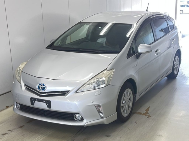 TOYOTA PRIUS ALPHA 2012