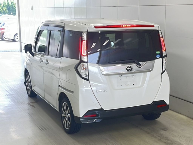 TOYOTA TANK 2016
