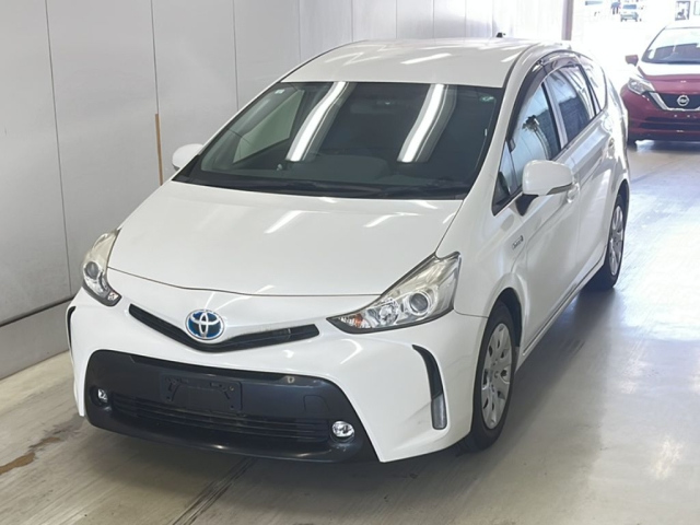 TOYOTA PRIUS ALPHA 2015