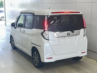 TOYOTA ROOMY 2023