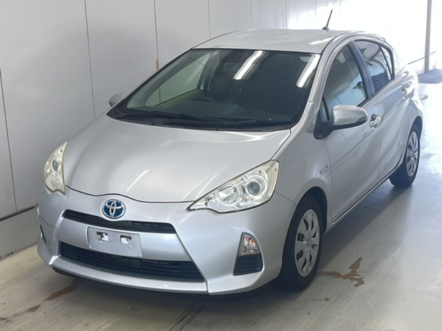 TOYOTA AQUA 2012