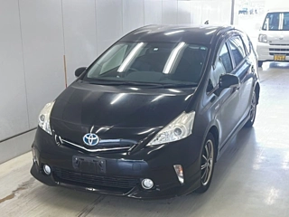 TOYOTA PRIUS ALPHA 2014