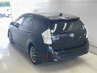 TOYOTA PRIUS ALPHA 2014
