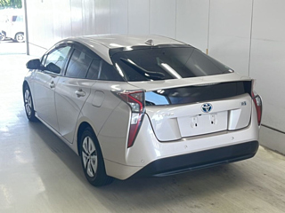 TOYOTA PRIUS 2016