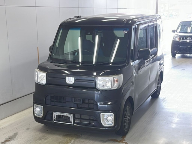 DAIHATSU WAKE 2016