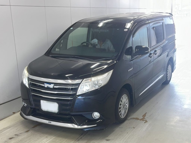 TOYOTA NOAH 2014