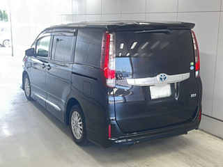 TOYOTA NOAH 2014