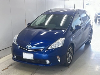 TOYOTA PRIUS ALPHA 2011