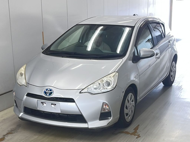 TOYOTA AQUA 2012