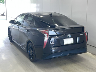 TOYOTA PRIUS 2016