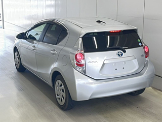 TOYOTA AQUA 2012