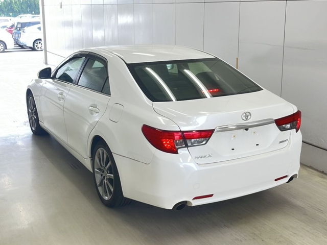 TOYOTA MARK X 2016
