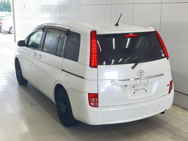 TOYOTA ISIS 2010