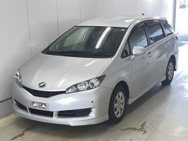 TOYOTA WISH 2010