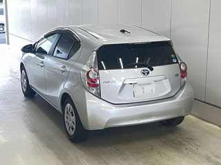 TOYOTA AQUA 2013