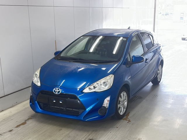 TOYOTA AQUA 2015