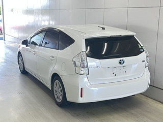 TOYOTA PRIUS ALPHA 2012