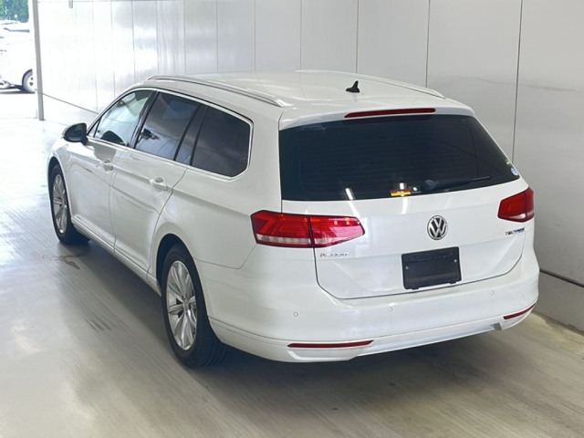 VOLKSWAGEN PASSAT VARIANT 2016