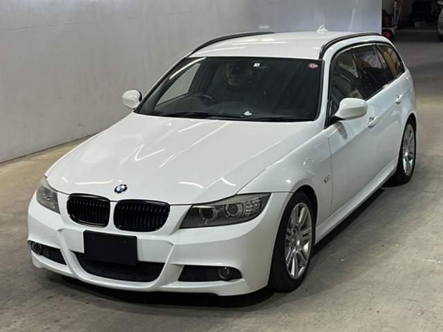 BMW 3 SERIES 2011