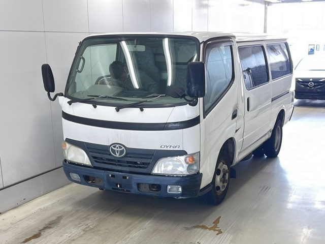 TOYOTA DYNA