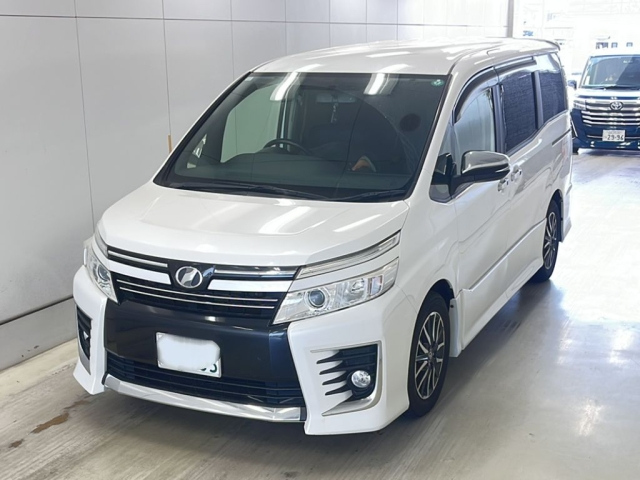 TOYOTA VOXY 2015