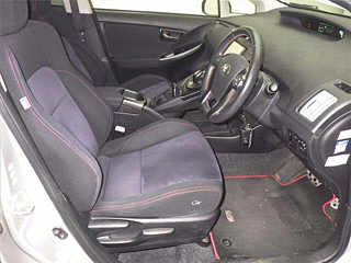 TOYOTA PRIUS 2012