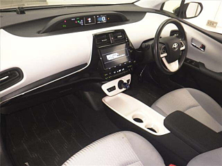 TOYOTA PRIUS 2018