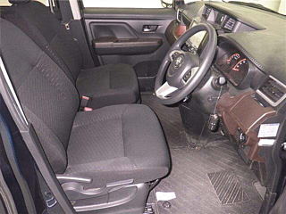 TOYOTA ROOMY 2017