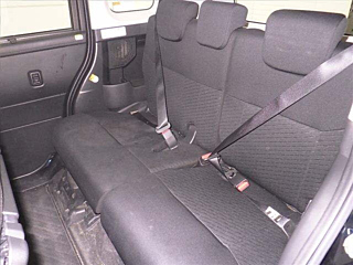 TOYOTA ROOMY 2017