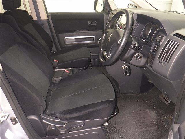 MITSUBISHI DELICA D5 2012