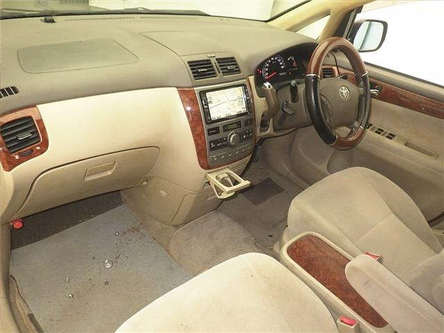 TOYOTA IPSUM 2008