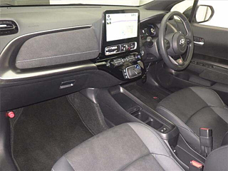 TOYOTA AQUA 2024