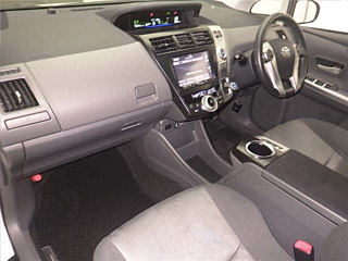 TOYOTA PRIUS ALPHA 2014