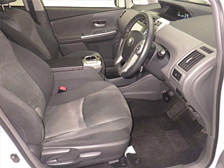TOYOTA PRIUS ALPHA 2014