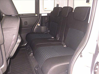 TOYOTA ROOMY 2021