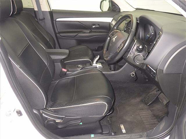 MITSUBISHI OUTLANDER PHEV 2013