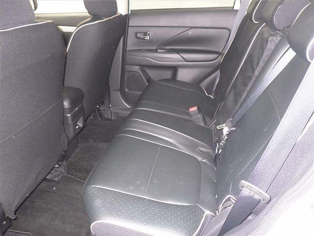 MITSUBISHI OUTLANDER PHEV 2013