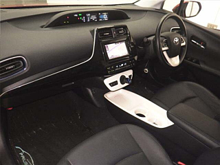 TOYOTA PRIUS 2016