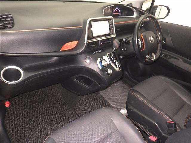 TOYOTA SIENTA 2018