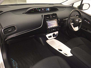 TOYOTA PRIUS 2017