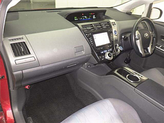 TOYOTA PRIUS ALPHA 2012