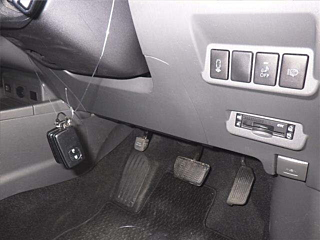 TOYOTA PRIUS ALPHA 2012